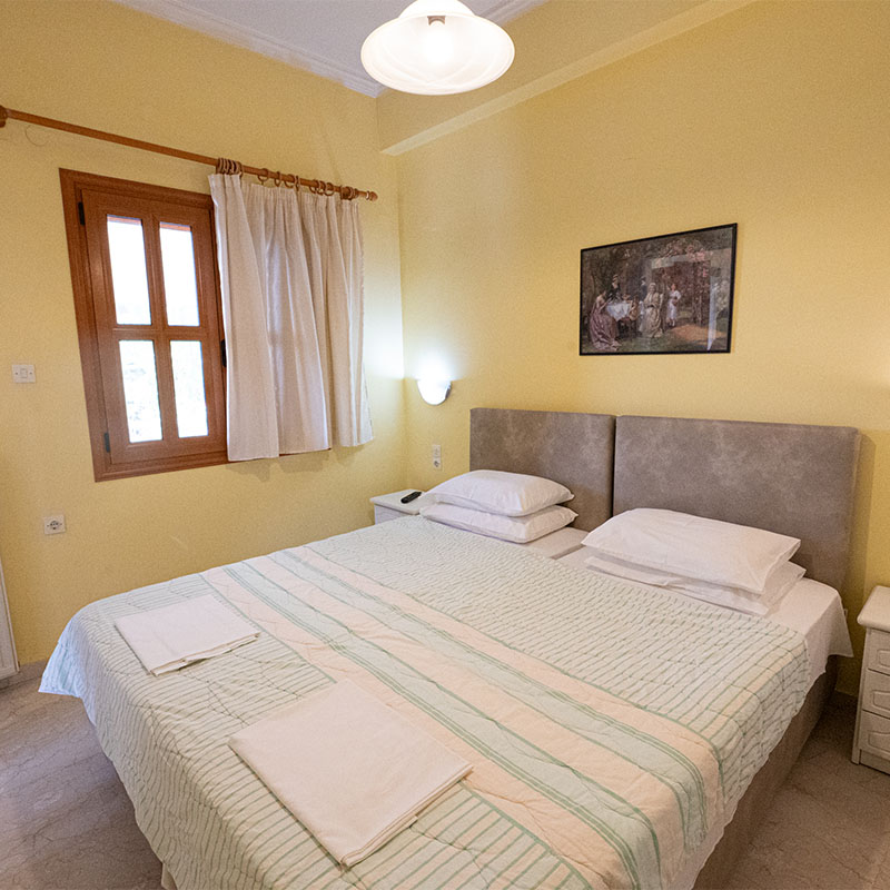 Mourtzoukos Apartments Poros