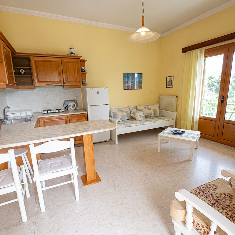 Mourtzoukos Apartments Poros